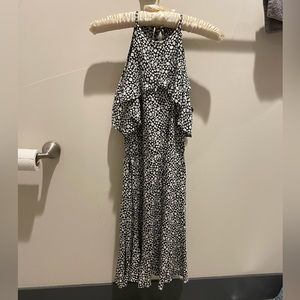 *AVAIL TIL 9/15* Zara floral ruffle dress, size S